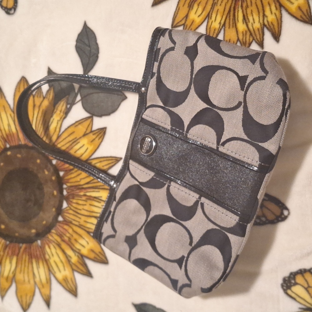 Signature COACH small handbag